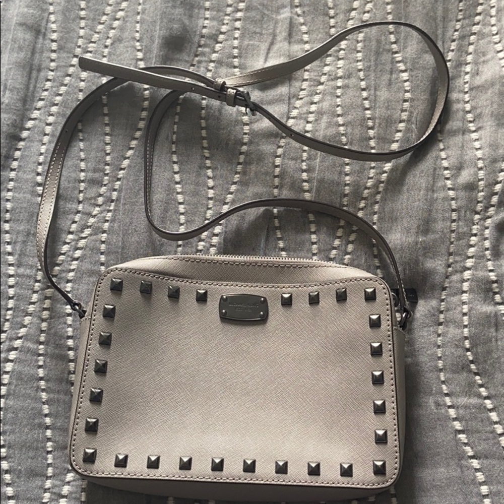 LIKE NEW michael kors jet set studded crossbody
